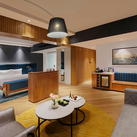 Novotel Mumbai Juhu Beach Екстер'єр фото Suite