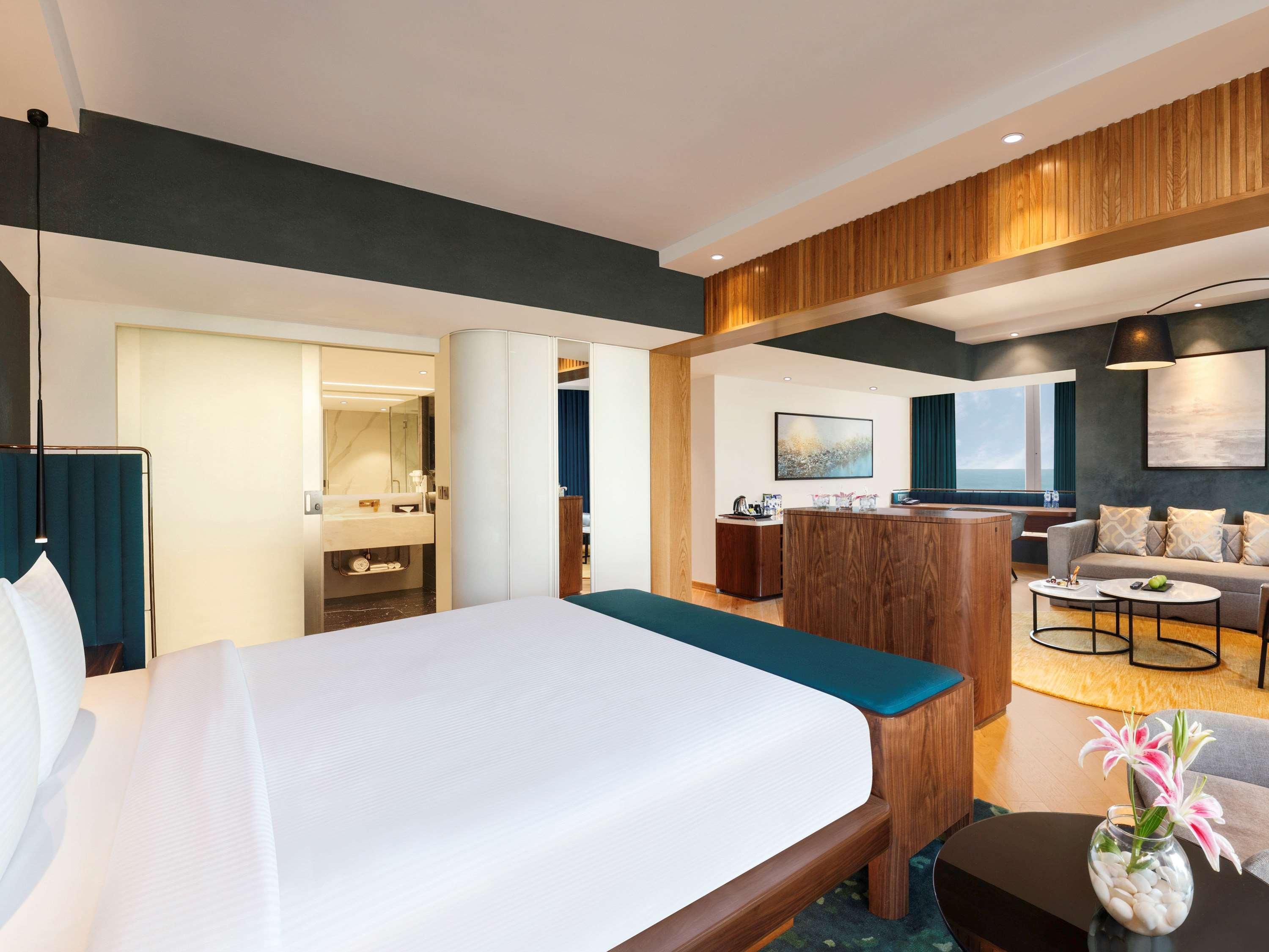Novotel Mumbai Juhu Beach Екстер'єр фото Suite