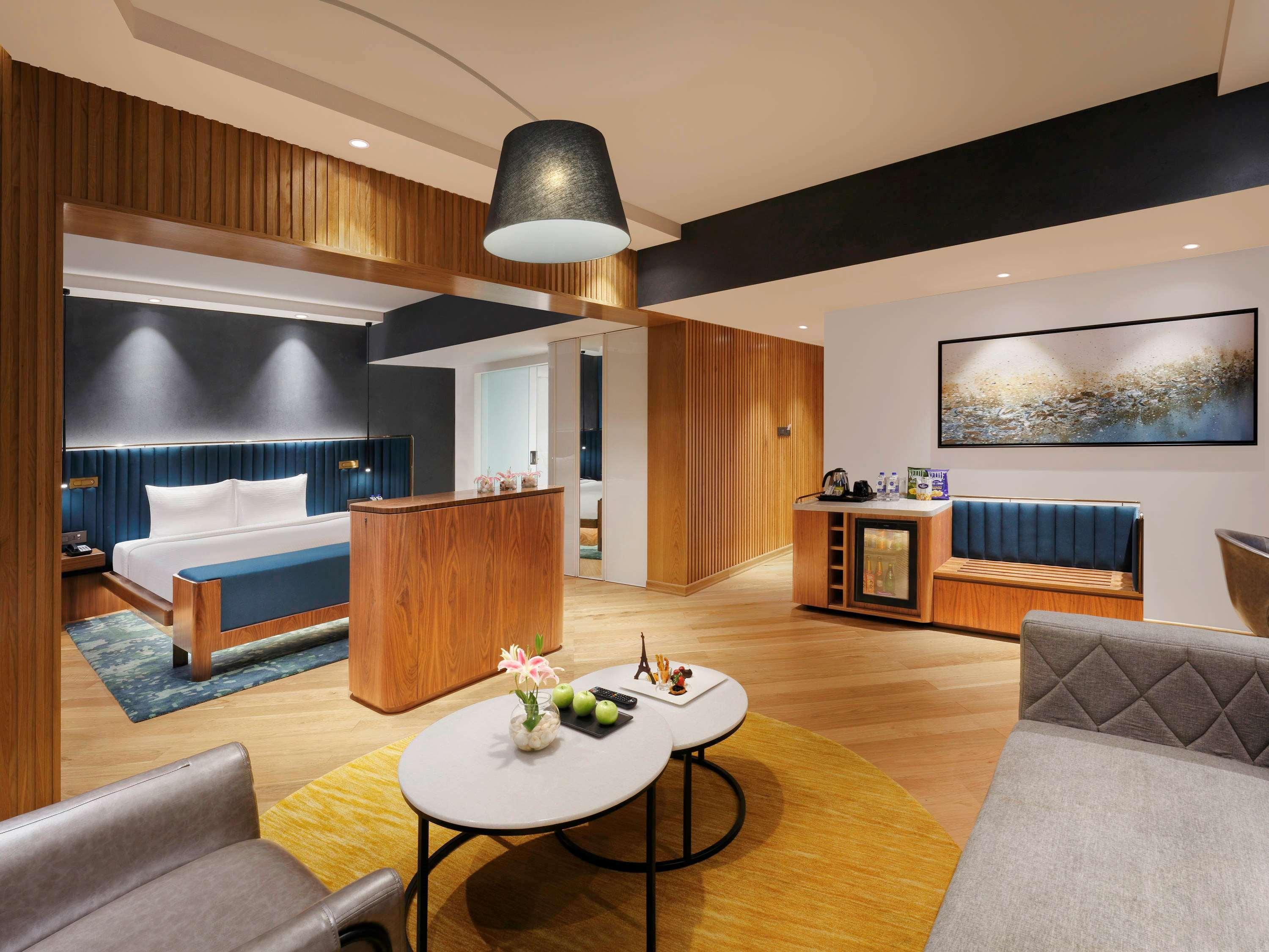 Novotel Mumbai Juhu Beach Екстер'єр фото Suite