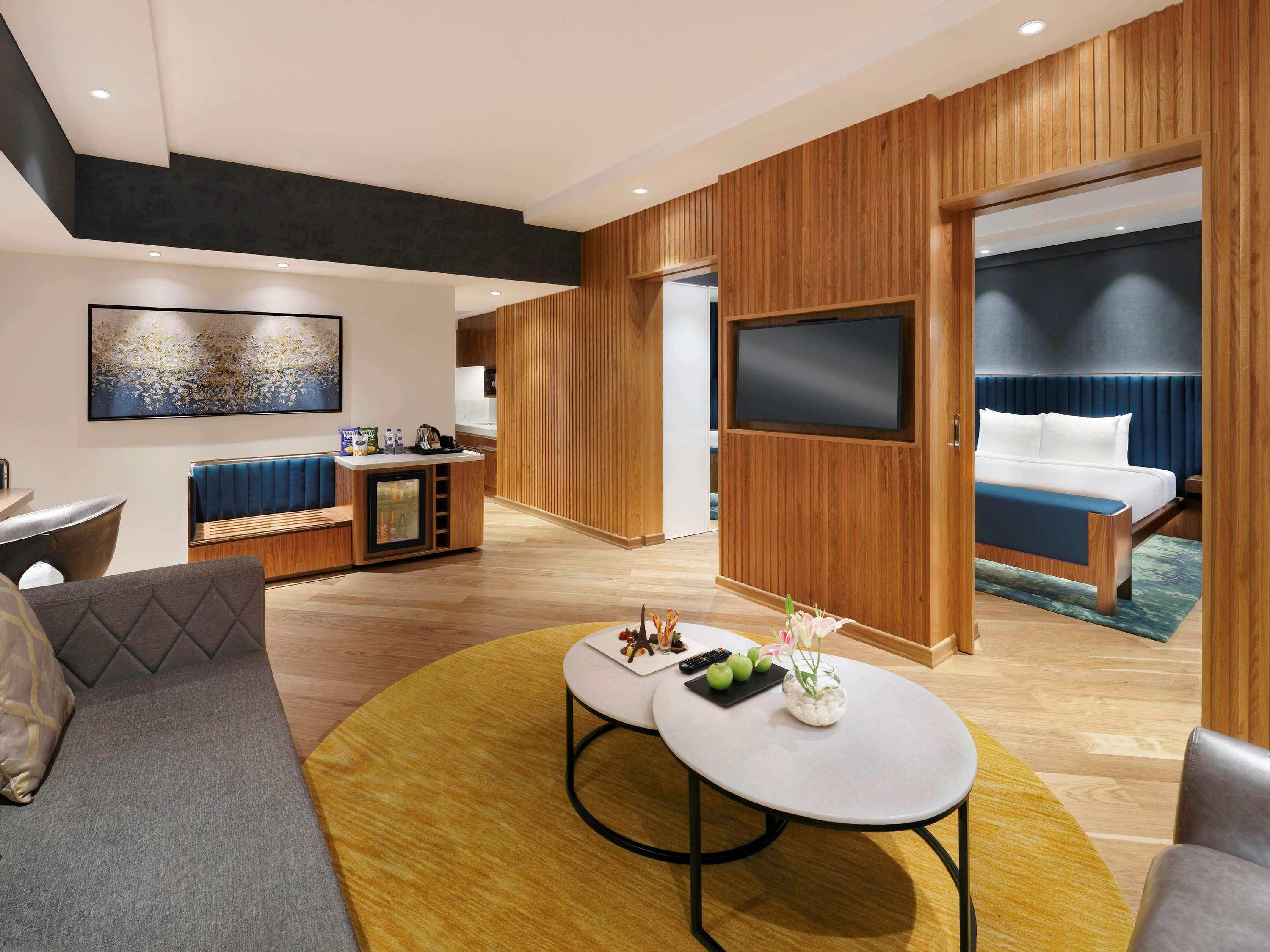 Novotel Mumbai Juhu Beach Екстер'єр фото Suite