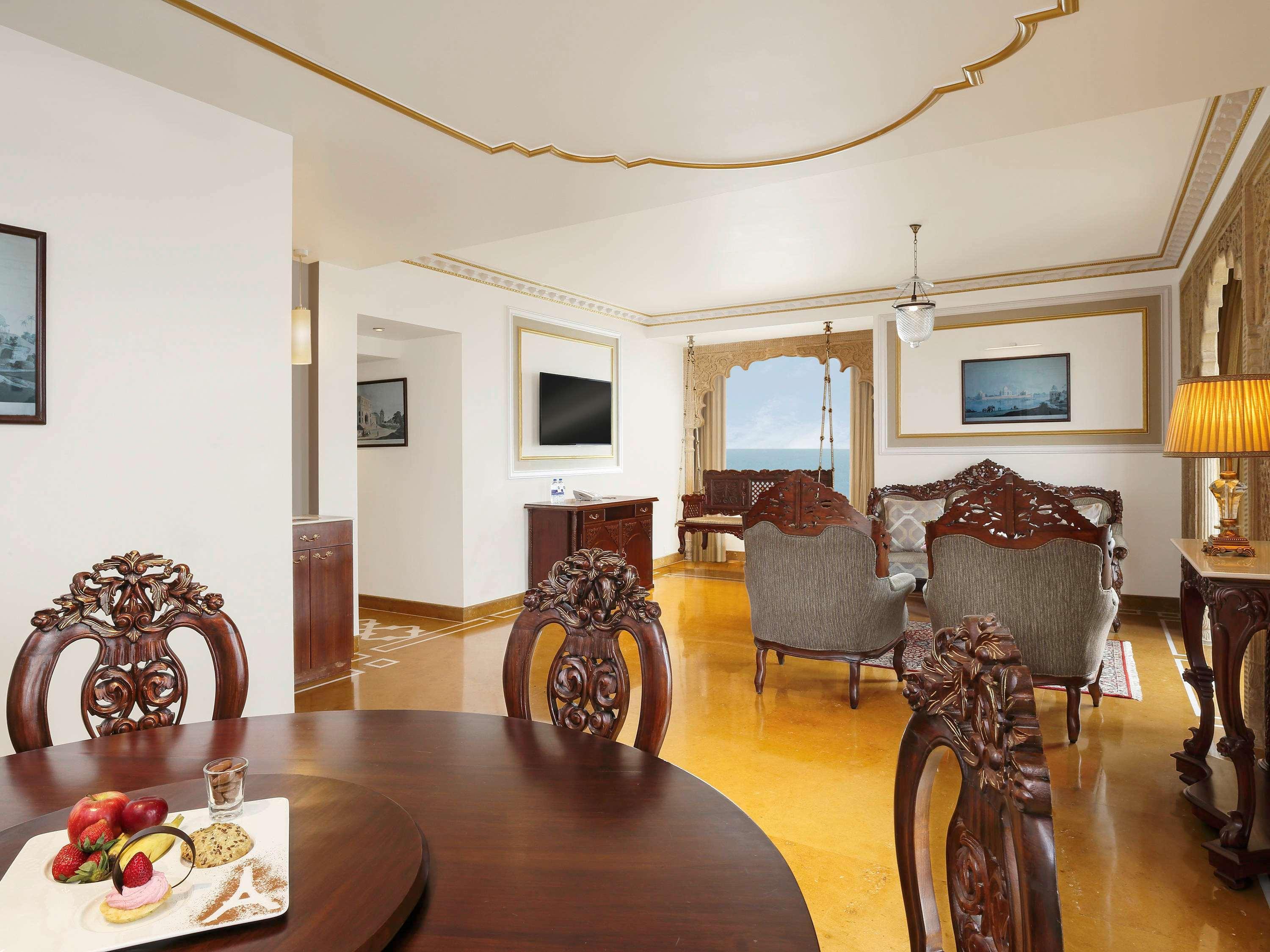 Novotel Mumbai Juhu Beach Екстер'єр фото Suite