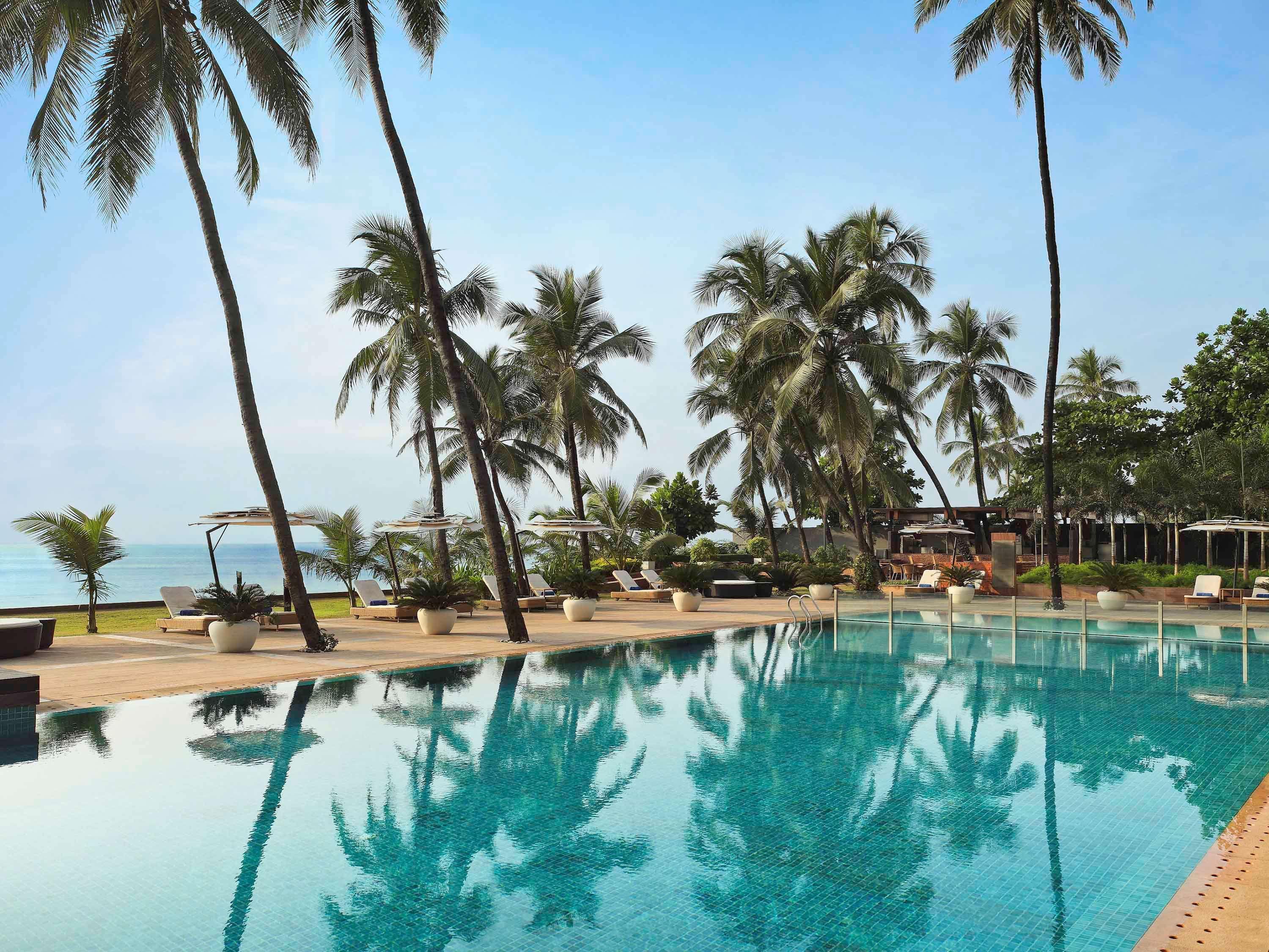 Novotel Mumbai Juhu Beach Екстер'єр фото The pool at the Taj Bengal