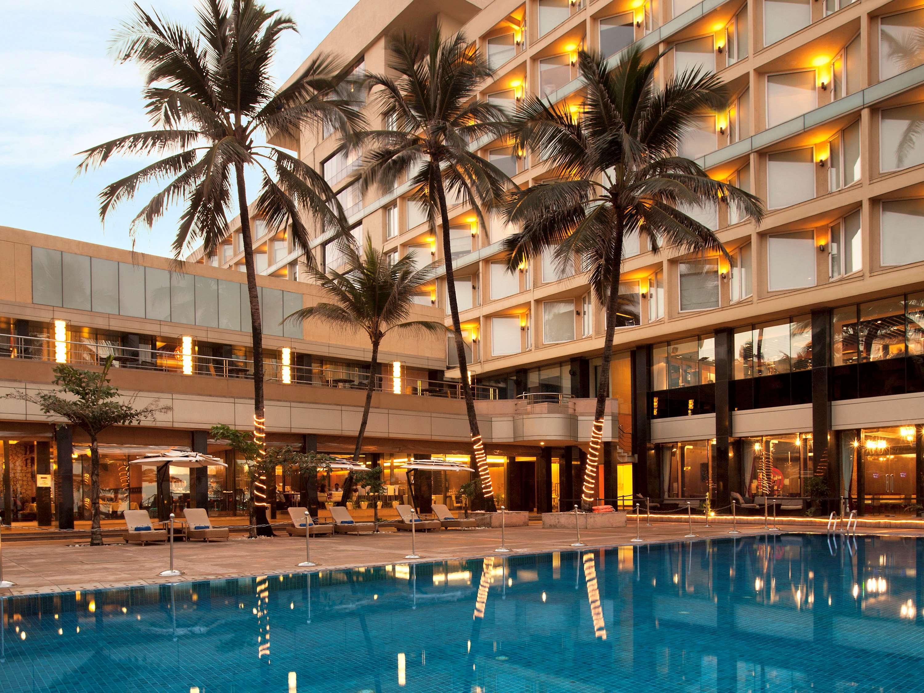 Novotel Mumbai Juhu Beach Екстер'єр фото The Taj Mahal Palace, Mumbai