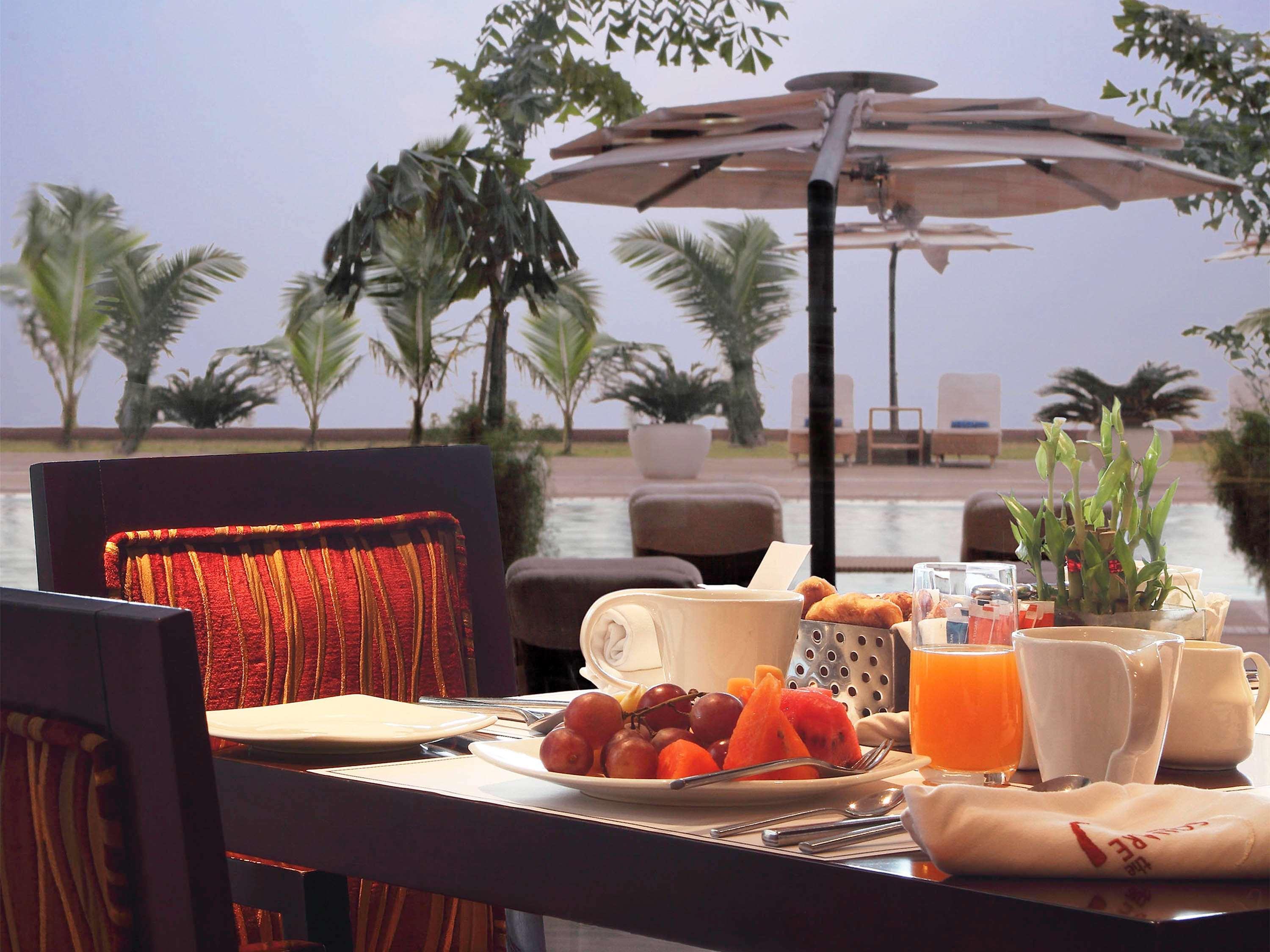 Novotel Mumbai Juhu Beach Екстер'єр фото The Park, Hyderabad