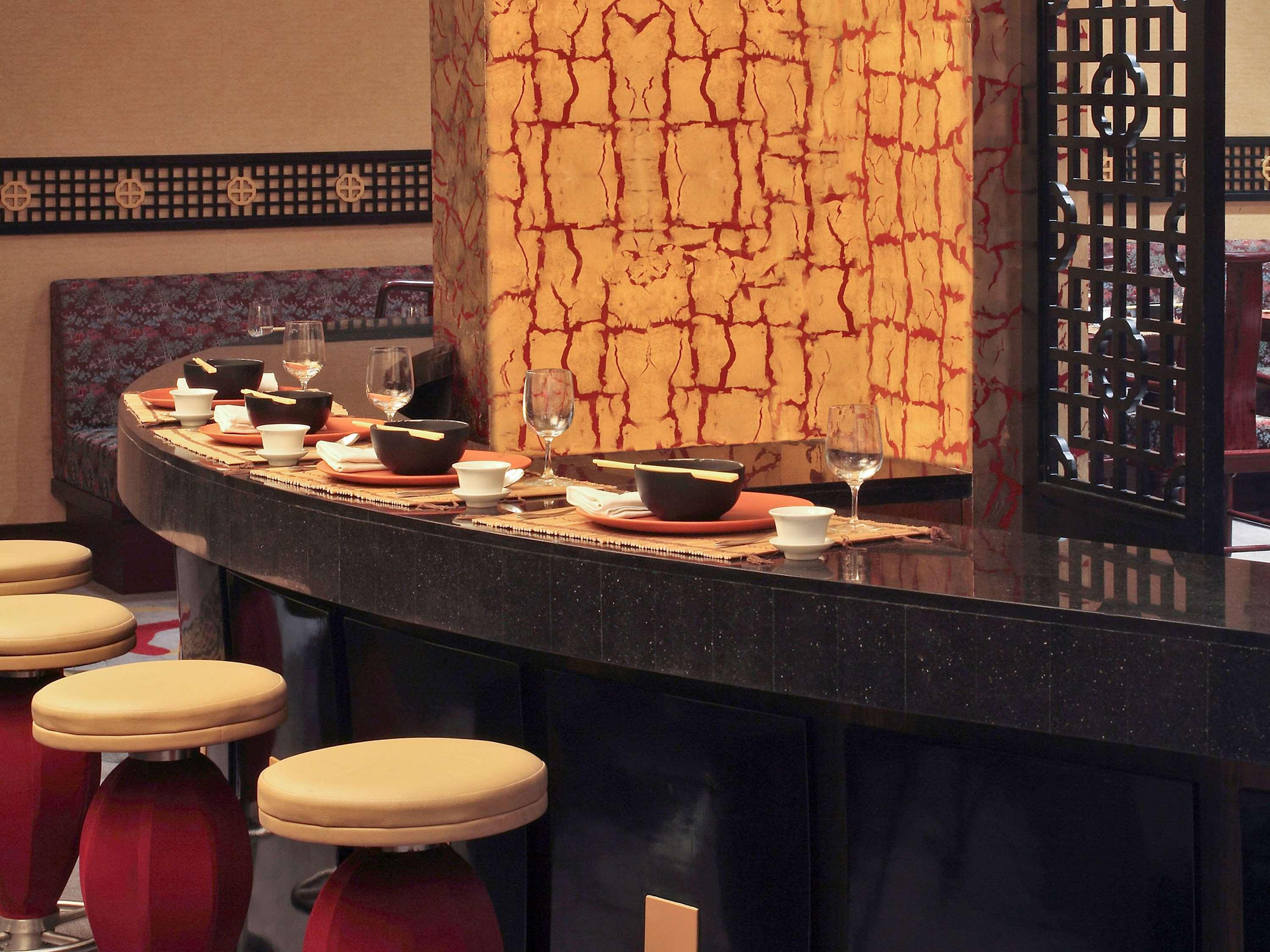 Novotel Mumbai Juhu Beach Екстер'єр фото A sushi bar