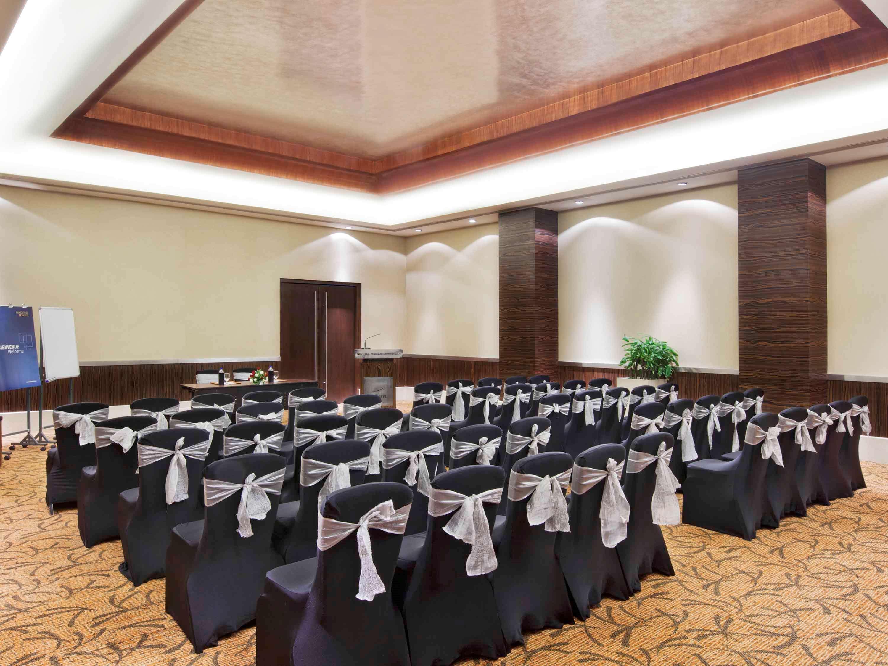 Novotel Mumbai Juhu Beach Екстер'єр фото Meeting room